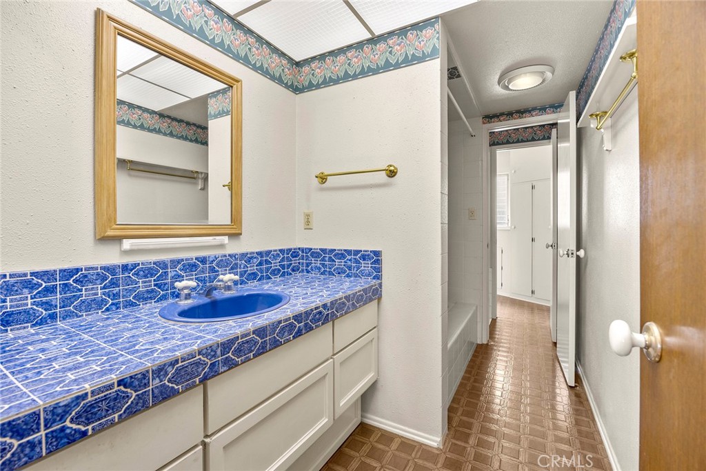 3948 E Lynnwood Avenue