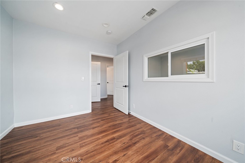 2283 N Batavia Street