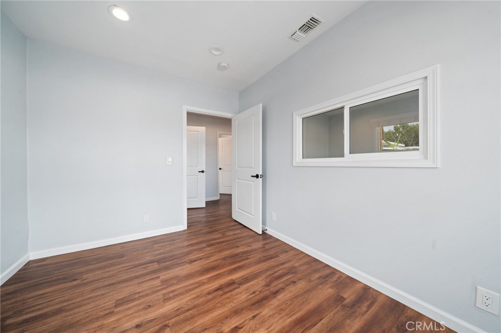 2283 N Batavia Street