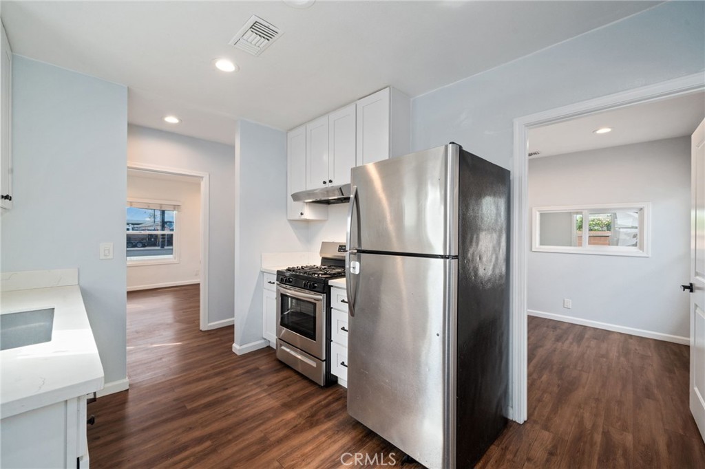 2283 N Batavia Street