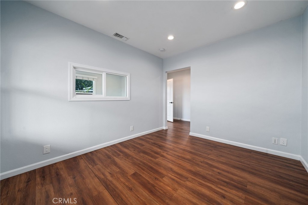 2283 N Batavia Street