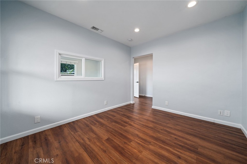 2283 N Batavia Street