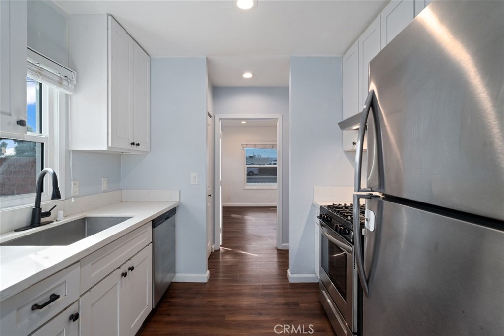 2283 N Batavia Street