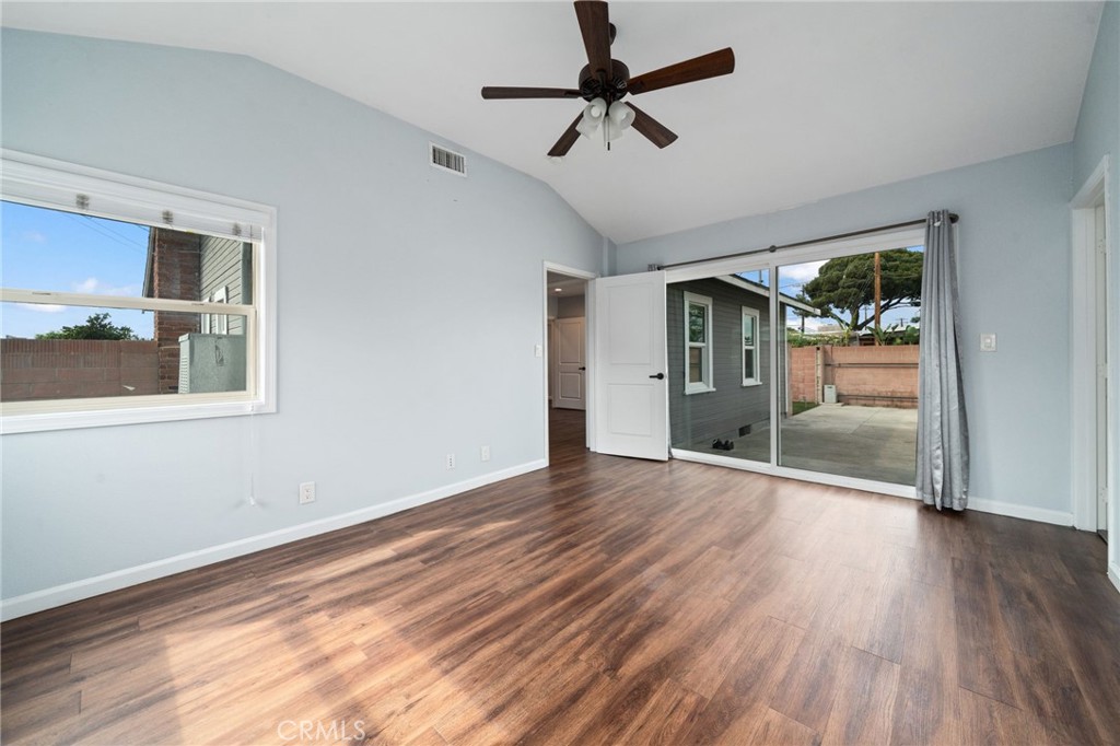 2283 N Batavia Street