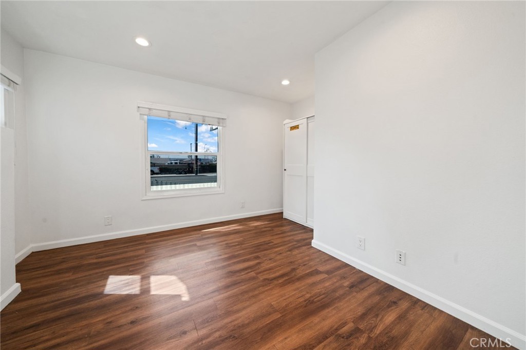 2283 N Batavia Street