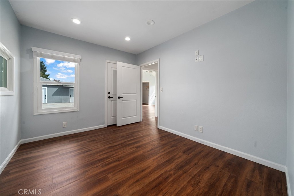 2283 N Batavia Street