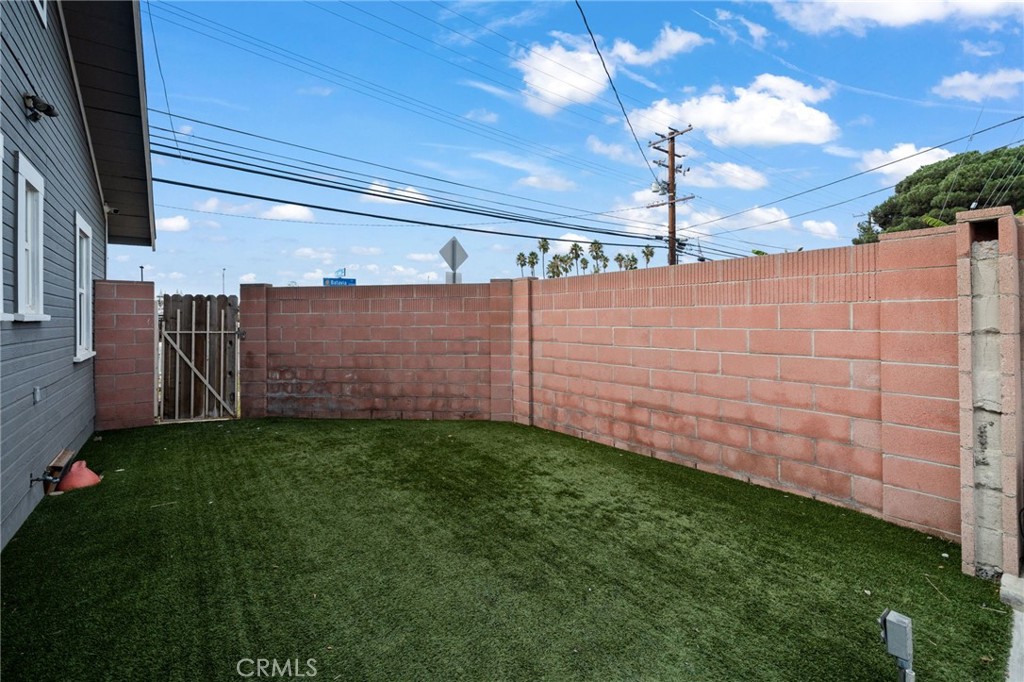 2283 N Batavia Street