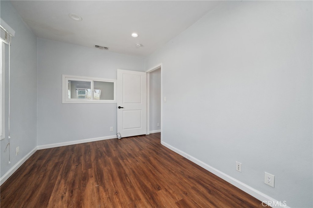 2283 N Batavia Street