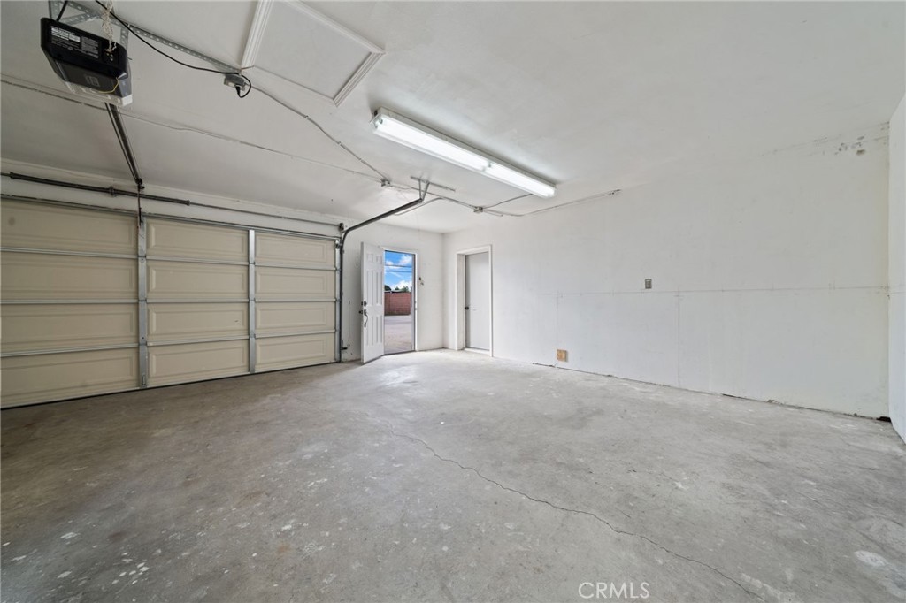 2283 N Batavia Street