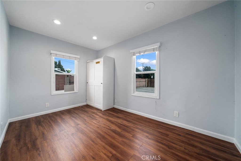 2283 N Batavia Street