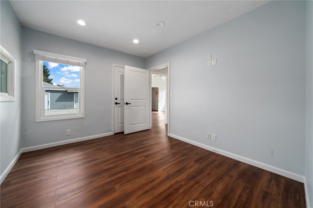 2283 N Batavia Street