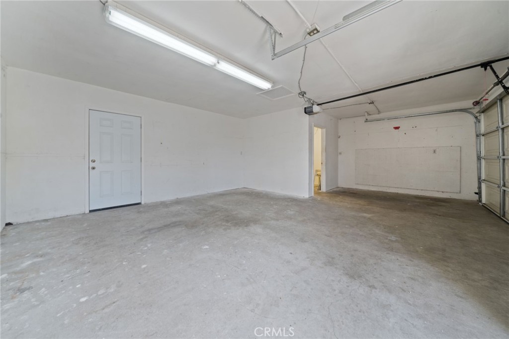 2283 N Batavia Street