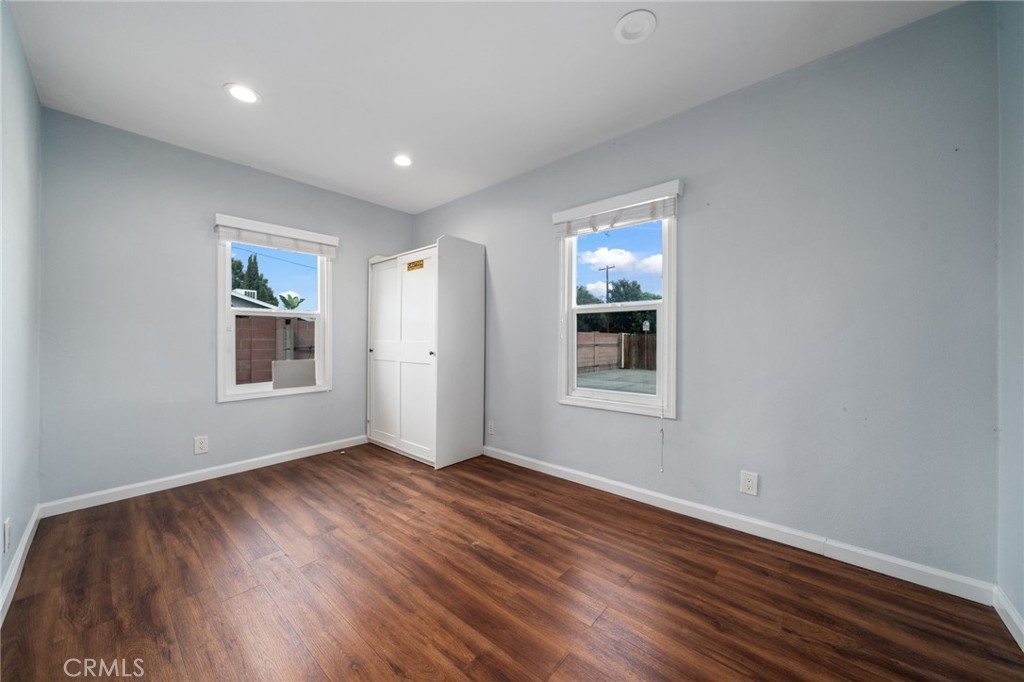 2283 N Batavia Street