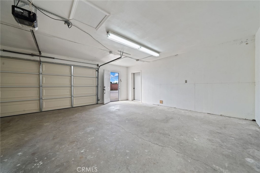 2283 N Batavia Street