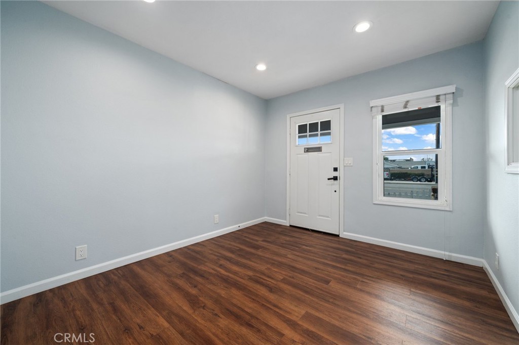 2283 N Batavia Street