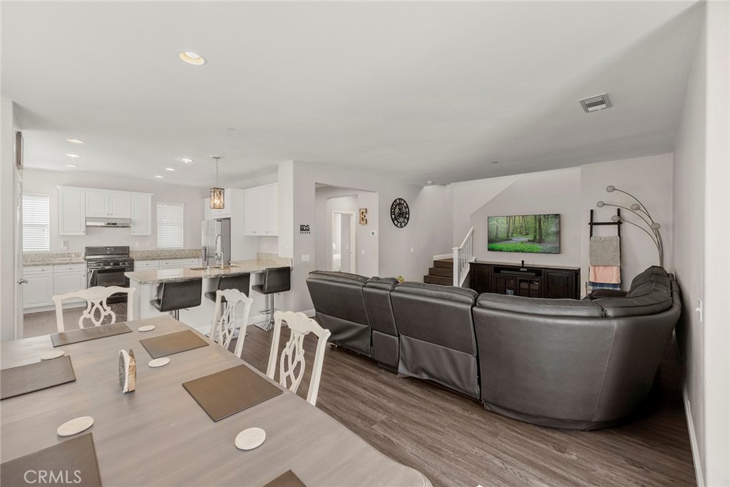 5061 S Centennial