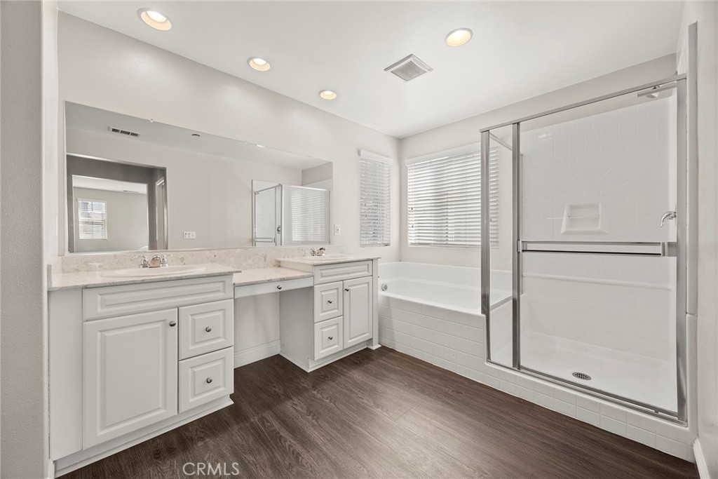 5061 S Centennial