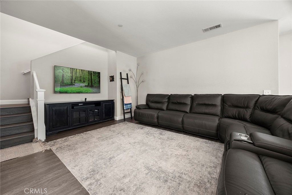 5061 S Centennial