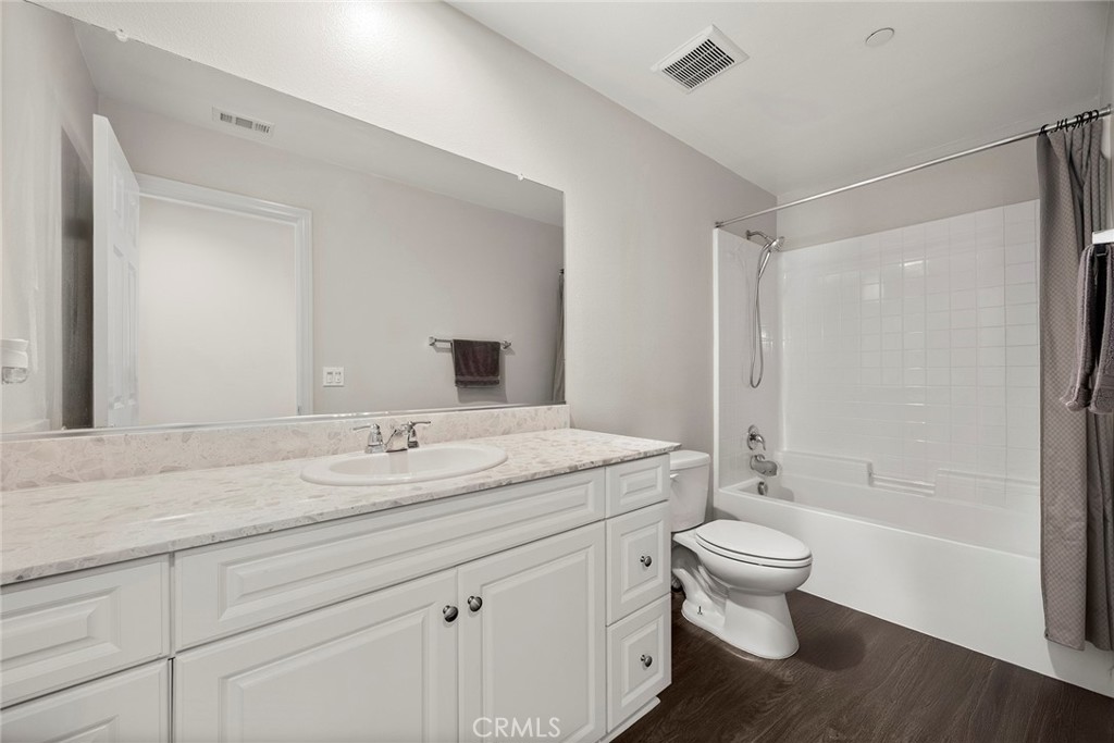 5061 S Centennial
