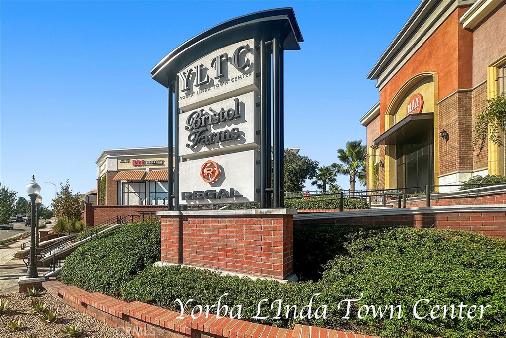 4678 Lakeview 1