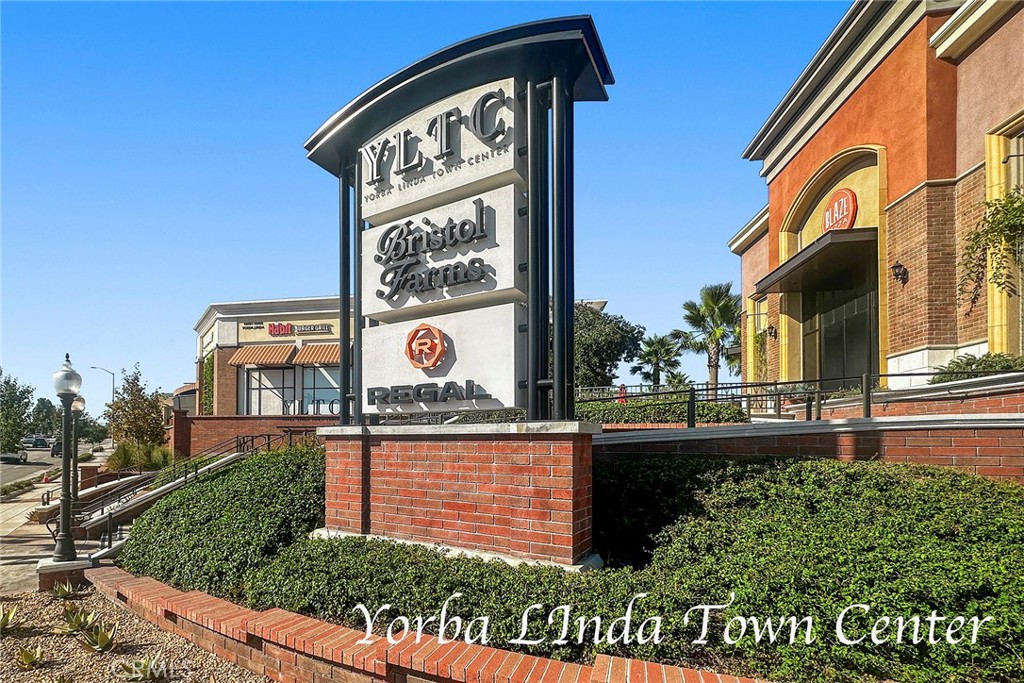 4678 Lakeview 1