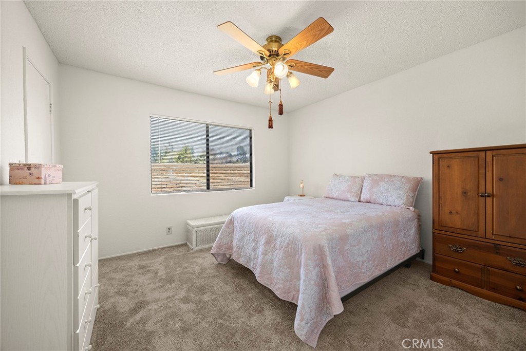 4678 Lakeview 1