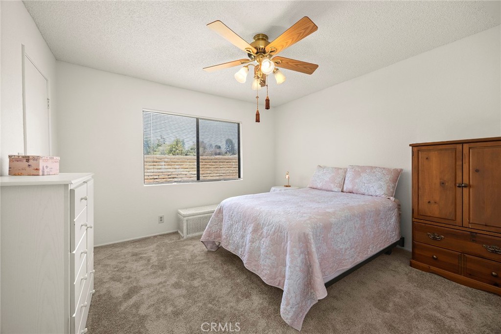 4678 Lakeview 1