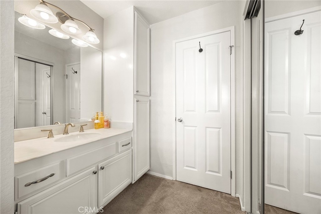 1 Oak Spring Ln 230