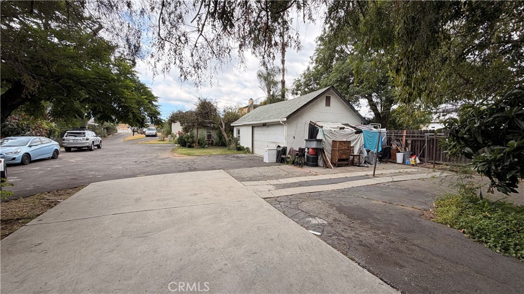 8805 E Live Oak St