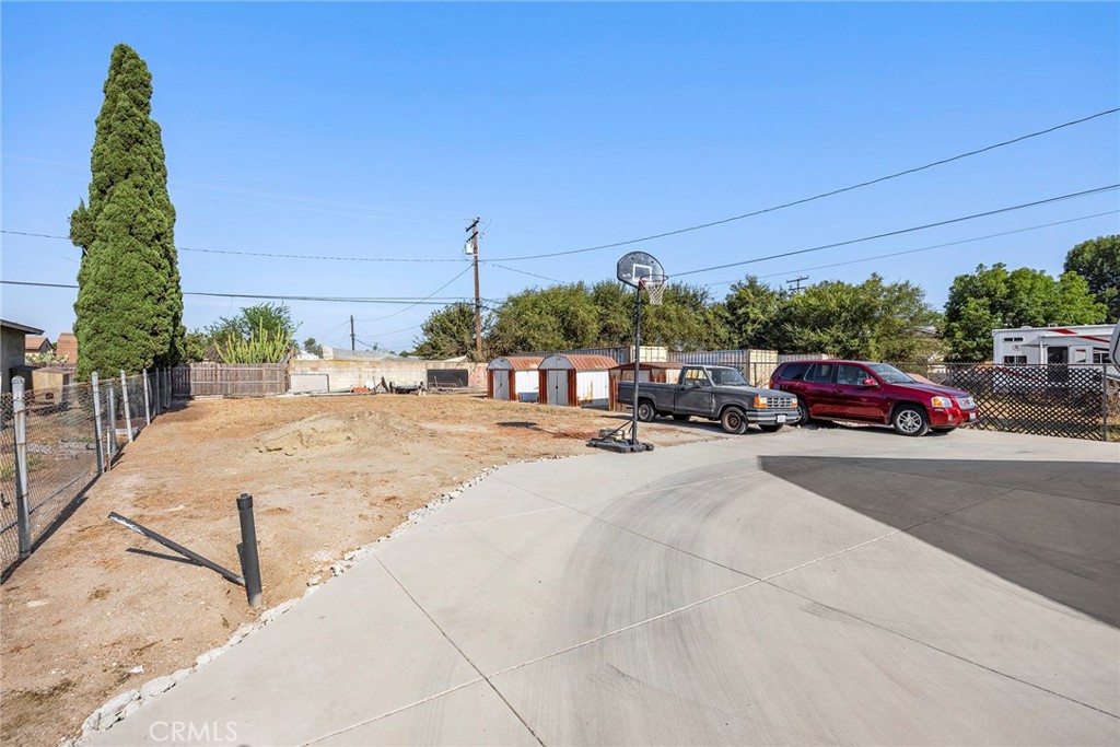 10909 Leland Ave
