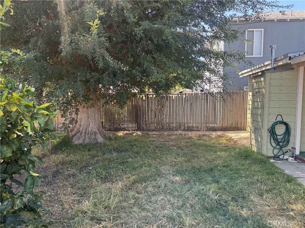 1022 E Erna