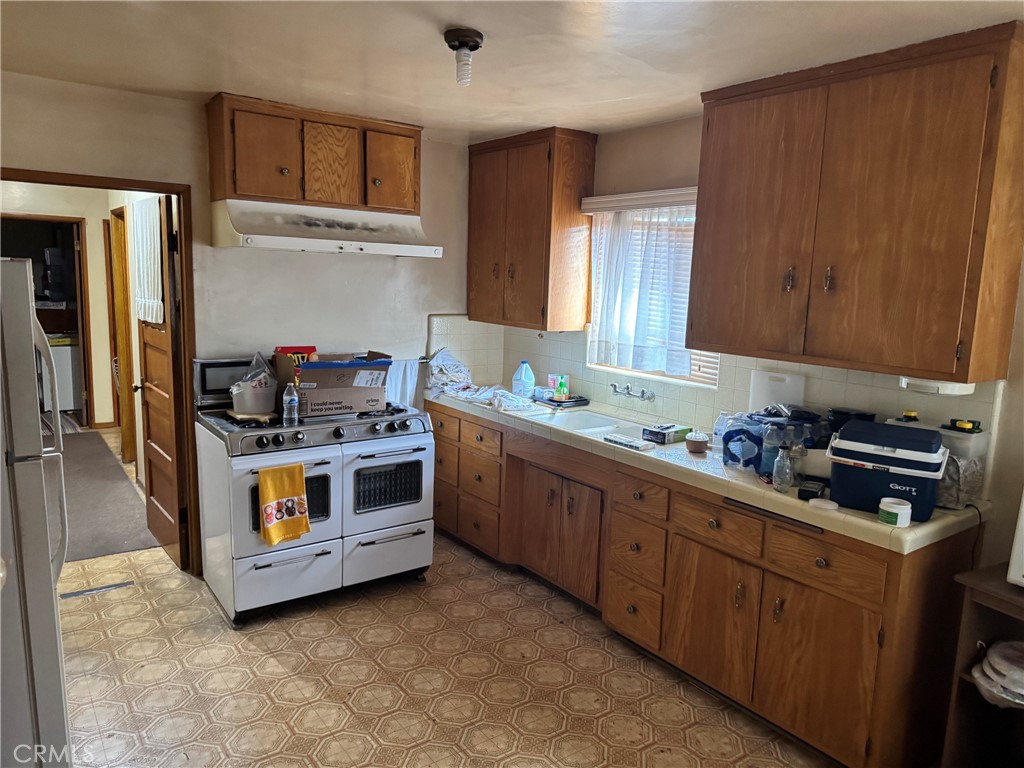 4015 Hubbard