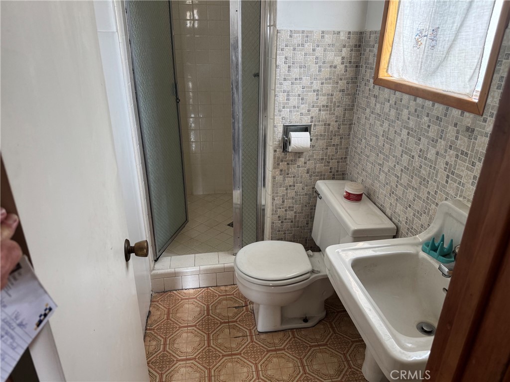 4015 Hubbard