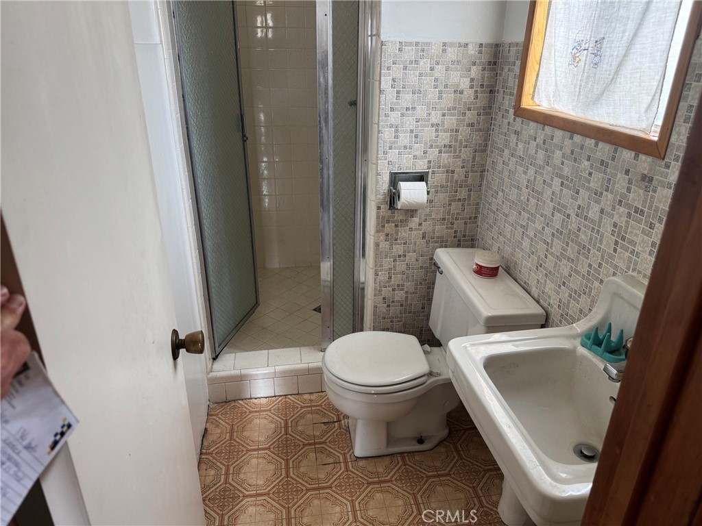 4015 Hubbard