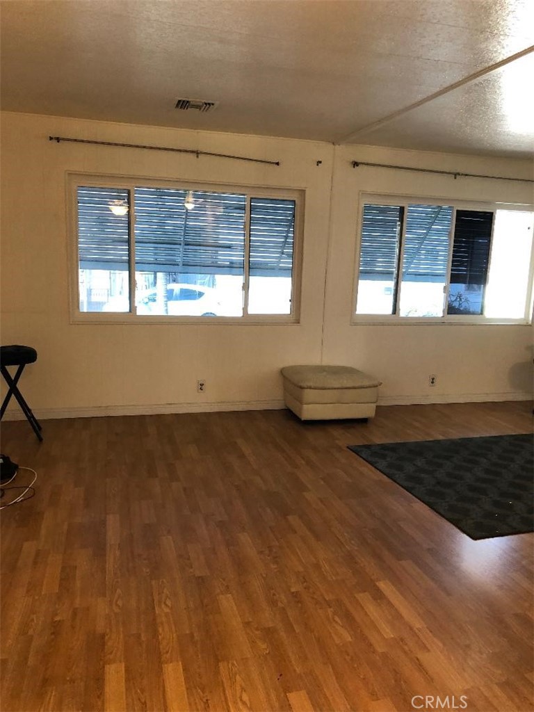 12147 Lakeland Road 55