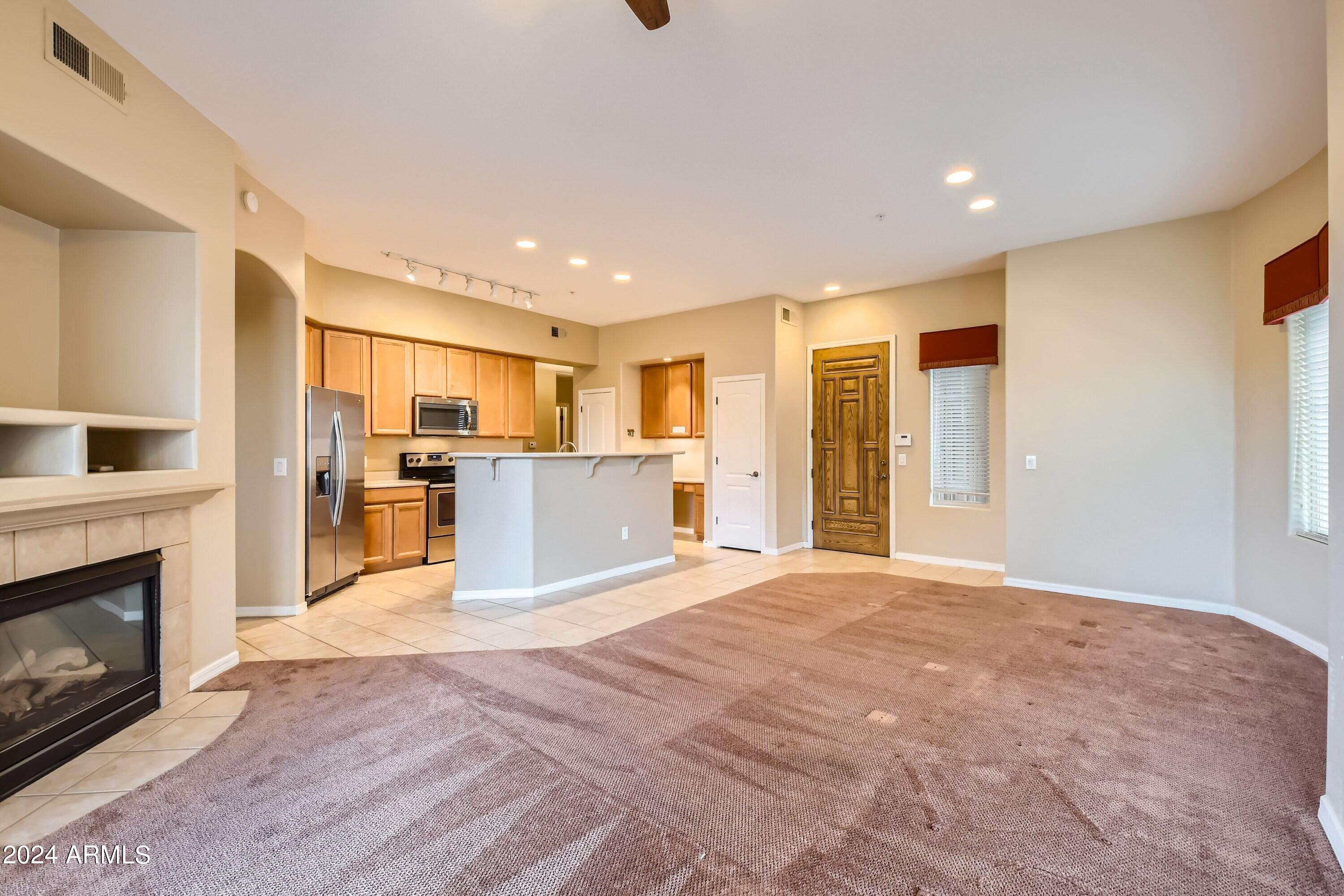 11000 N 77th Place, 1012