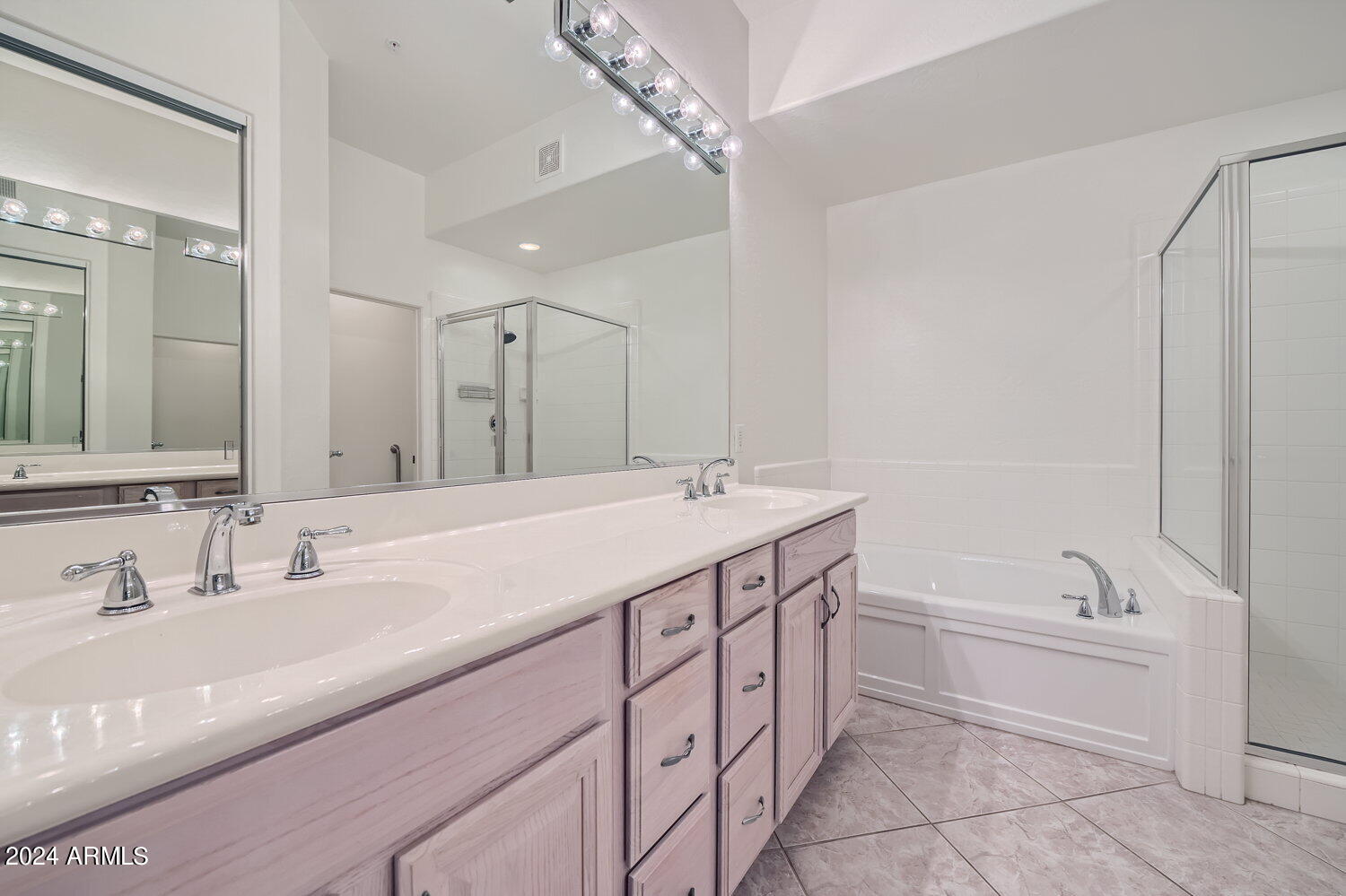 11000 N 77TH Place, 1034