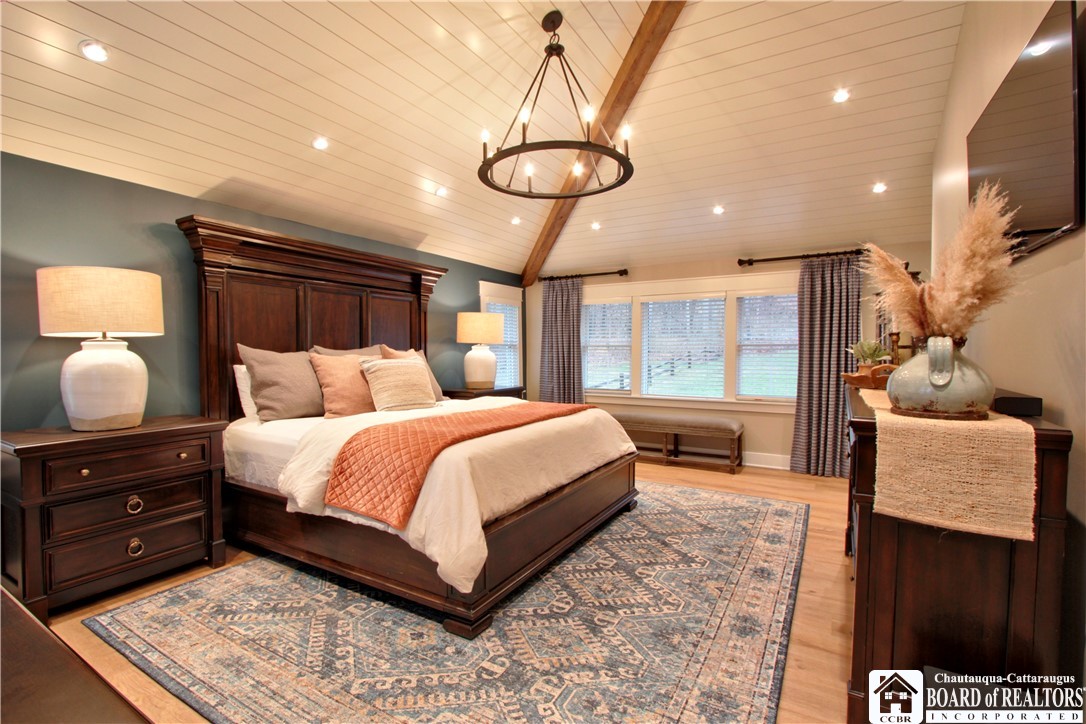 4328 Lakeside Drive