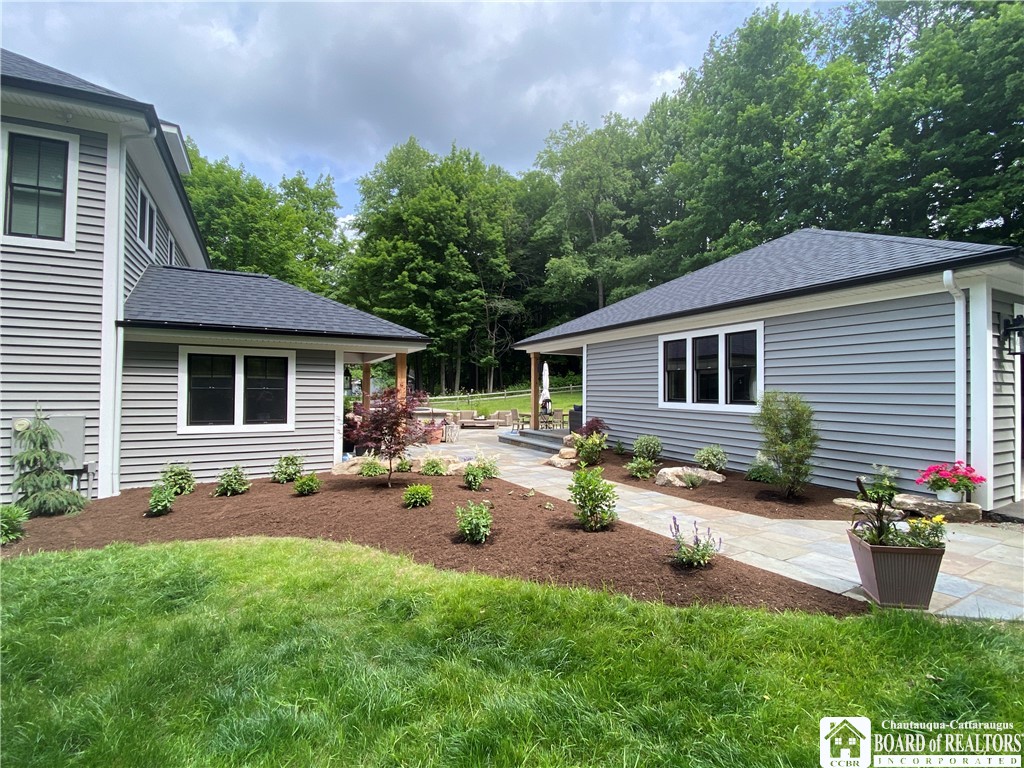 4328 Lakeside Drive