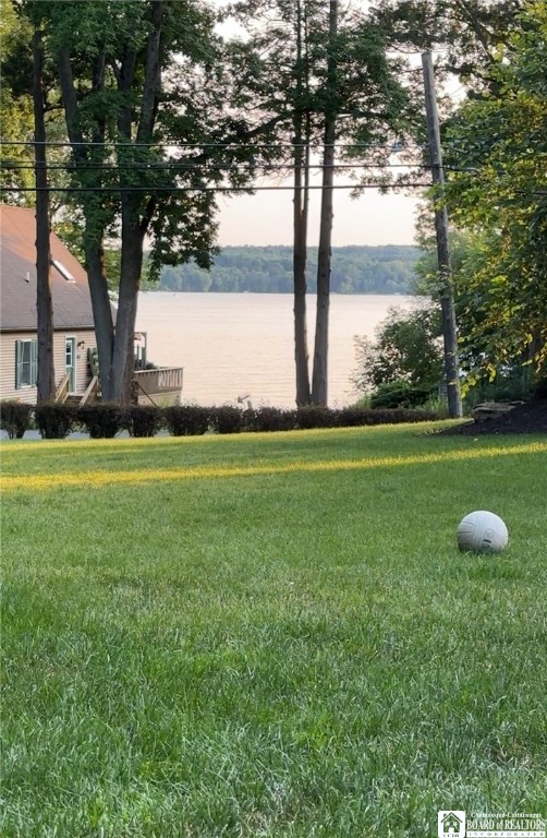 4328 Lakeside Drive