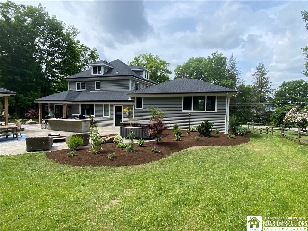 4328 Lakeside Drive