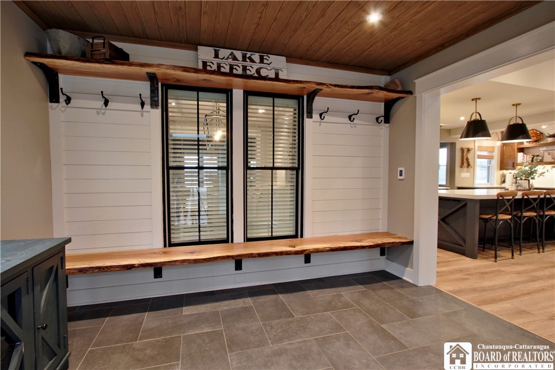 4328 Lakeside Drive