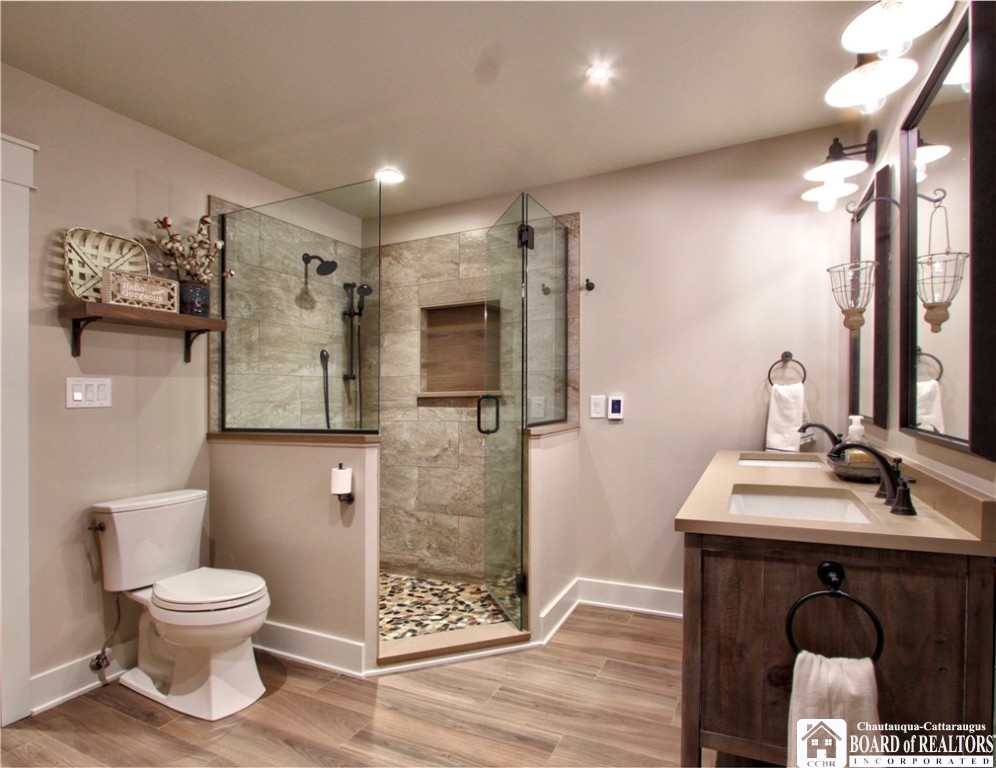 4328 Lakeside Drive