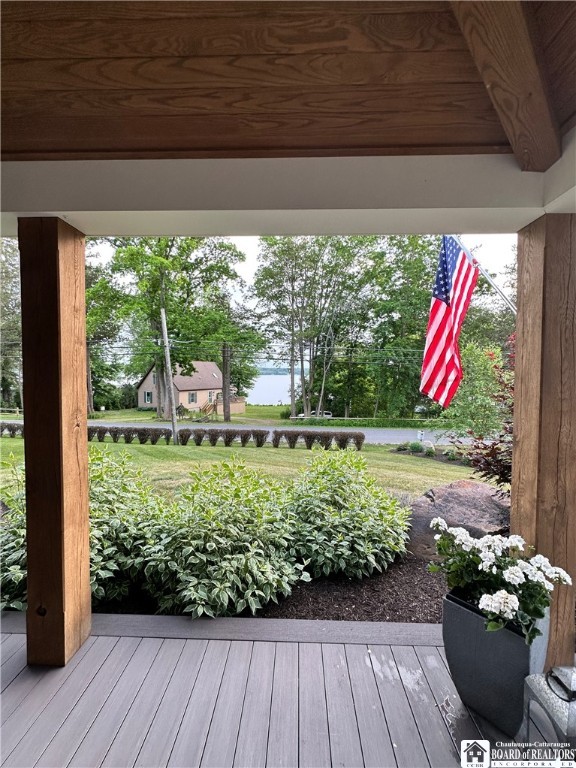 4328 Lakeside Drive