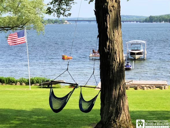 4421 Lakeside Drive
