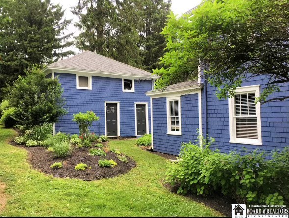 4421 Lakeside Drive