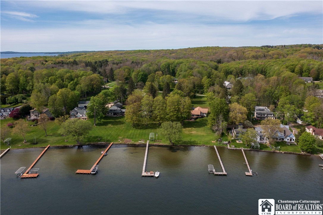 4421 Lakeside Drive