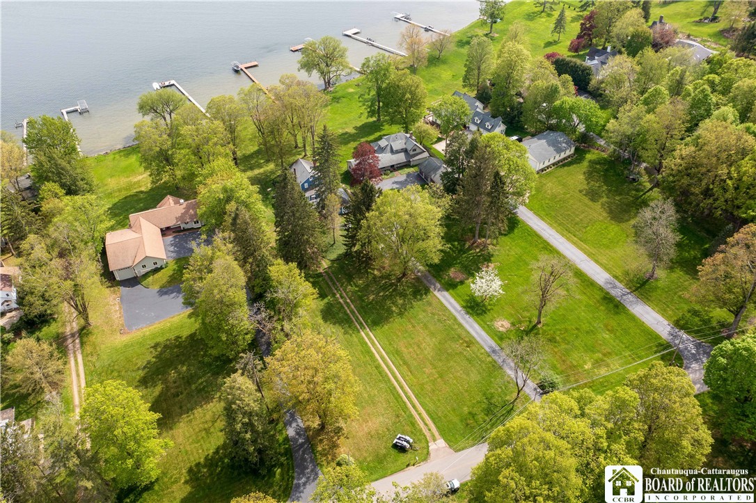 4421 Lakeside Drive