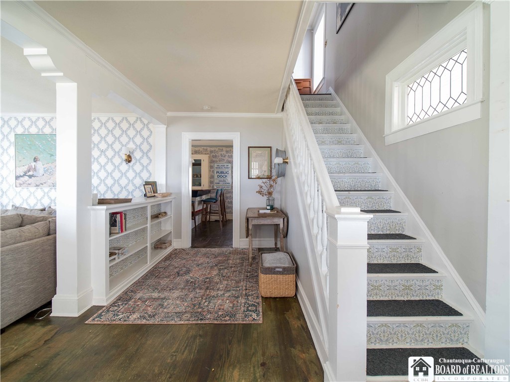 4421 Lakeside Drive