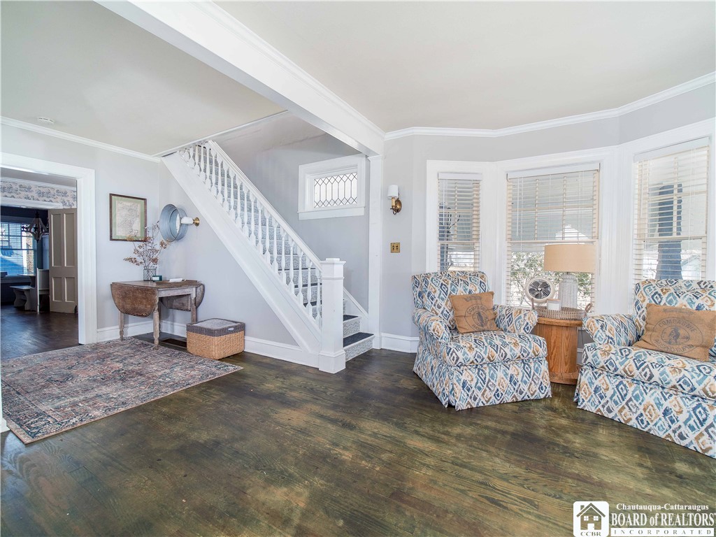 4421 Lakeside Drive